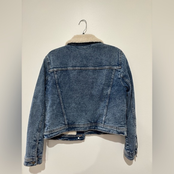 Hollister Denim jacket size medium - Picture 3 of 4